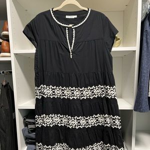 Roller Rabbit size M tiered embroidered dress